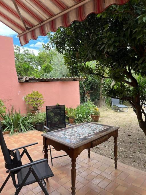 Maison De Village Vintage Avec Grand Jardin Elne Bagian luar foto